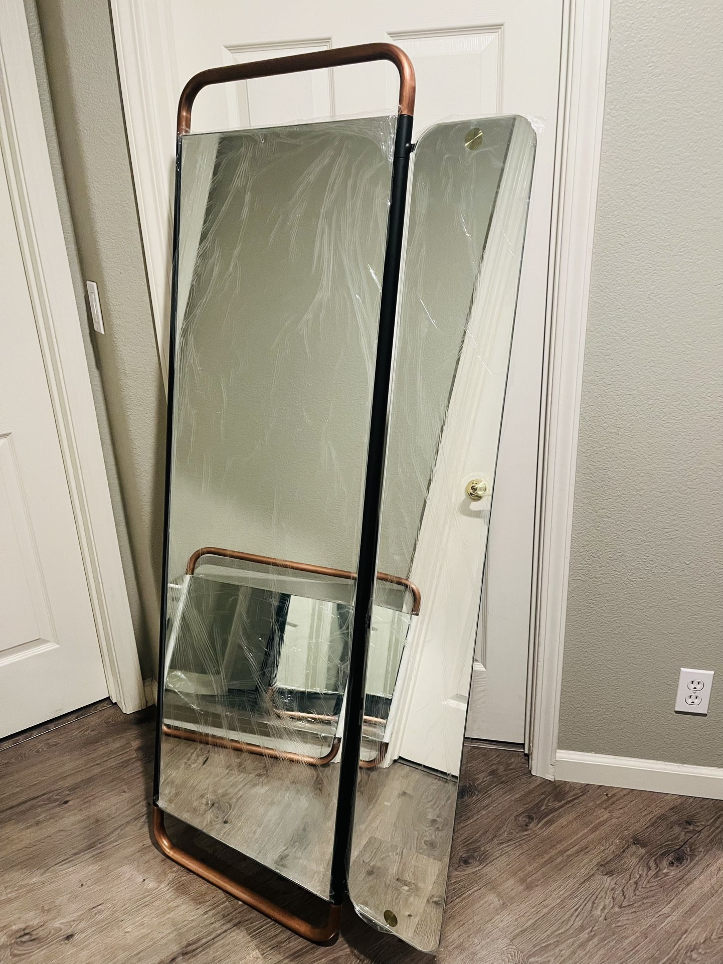 Brand New Rose Gold Floor Mirror And Wall Mirror