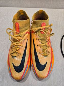 Nike soccer cleats- Phantom GT2 Elite DF FG