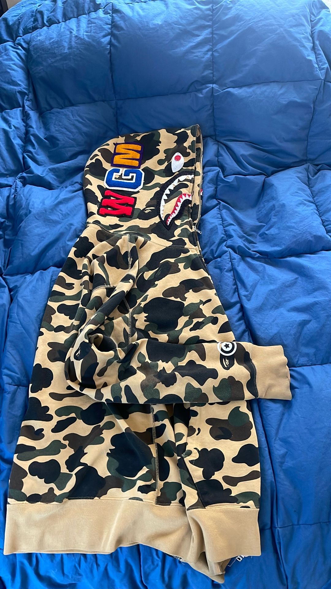 Bape Hoodie (XL)
