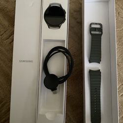 Samsung Galaxy Watch 7, Bluetooth° | Wi-Fi° / GPS. 44mm