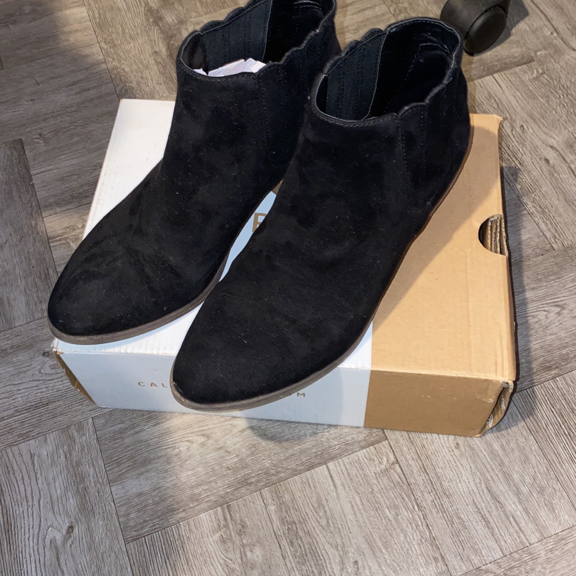 Chelsea Boots 8.5