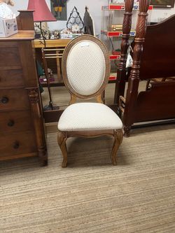 French Provincial Upholstered Oval Back Chair
