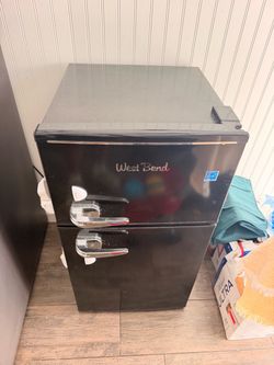 Mini fridge