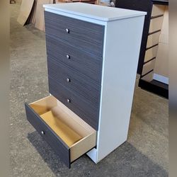 Five drawers dresser with rails
