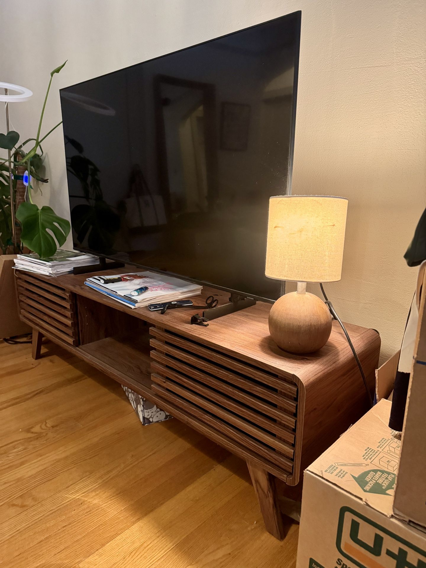Mid-Century Modern TV Console - Dark Brown Gem! - OBO - $200 (Capital Hill)