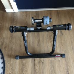 Blackburn Trakstand Folding Bike Trainer