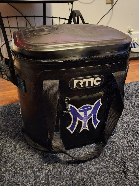 Rtic Soft Cooler, Please Read Description