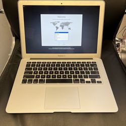 MacBook Air i5, 2017, 8GB Ram, 128 GB SSD