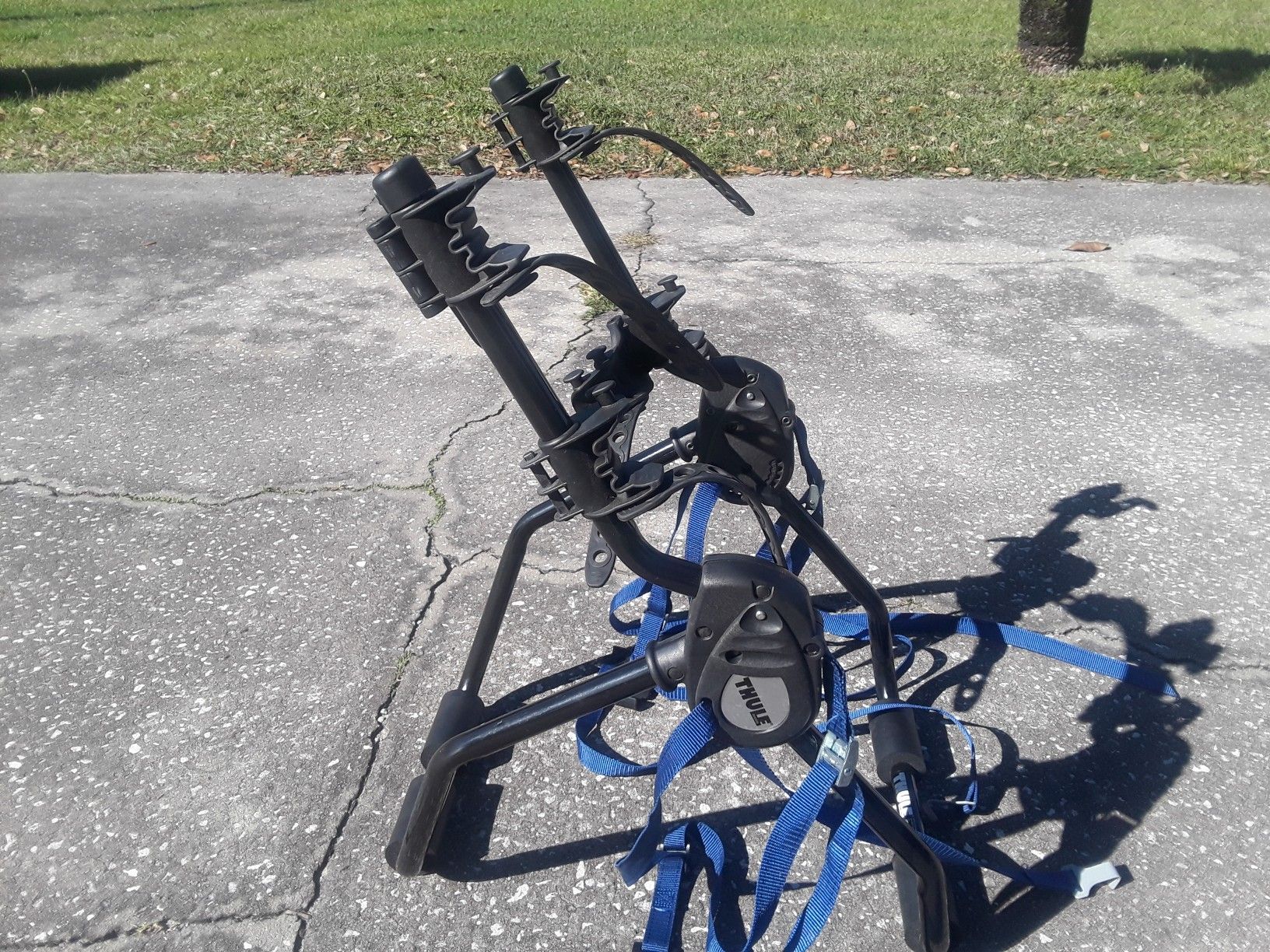 Thule 2 bike bicycle rack like new