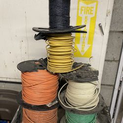 5 Rollos De Alambre Todavia Con Algo De Alambre Todos Por $60