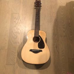 Yamaha Acoustic Guitar FG JR2  