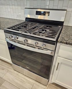 Super Clean Whirlpool Stainless Steel Gas Range