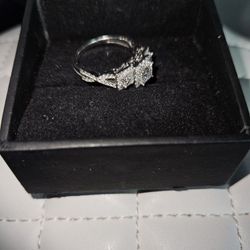 1 1/2 carat Engagement Ring W/ diamond enhancer