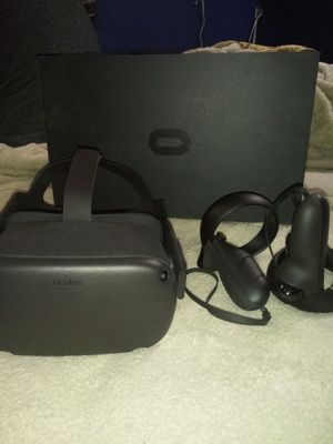 Photo Oculus Quest, only used a few times and in great condition. Pick up only. $500 OBO.