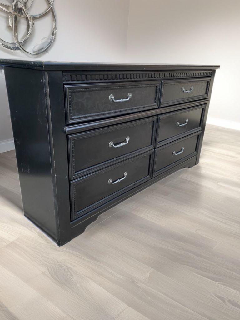 HUGE BLACK DRESSER HUGE BLACK DRESSER