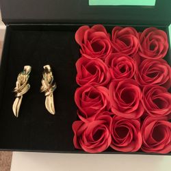 Valentine’s Day Earring Gift With Faux Flowers
