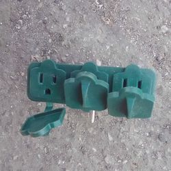 Plug w/3 Female Plugs With Covers