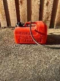 Suzuki 3 Gallon Outboard Motor Gas Can