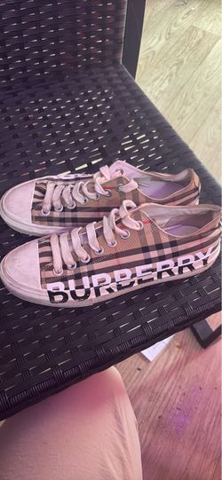 Burberry women shoes (No box)