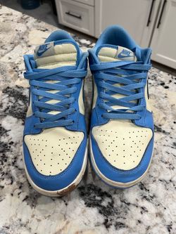 Mens nike dunks size 10.5 men !!!