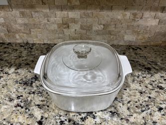 White Casserole Dish with Glass Lid