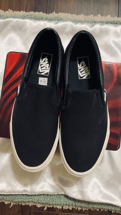 VANS Unisex  Classic Slip-On Perf Leather Sneaker Black  Size Men 9.5/Women 11