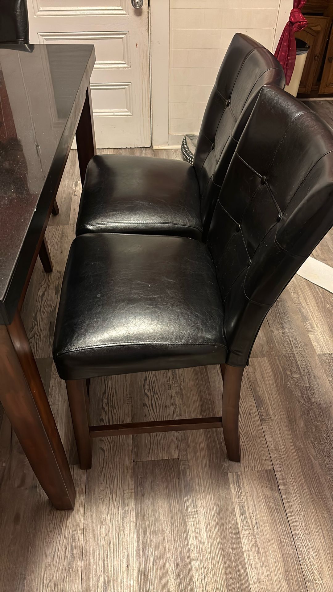 Comedor de Marmol Y Sillas de Cuervo