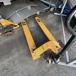 Pallet Jack (Uline)