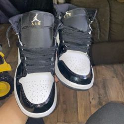 Jordan 1 Mid 