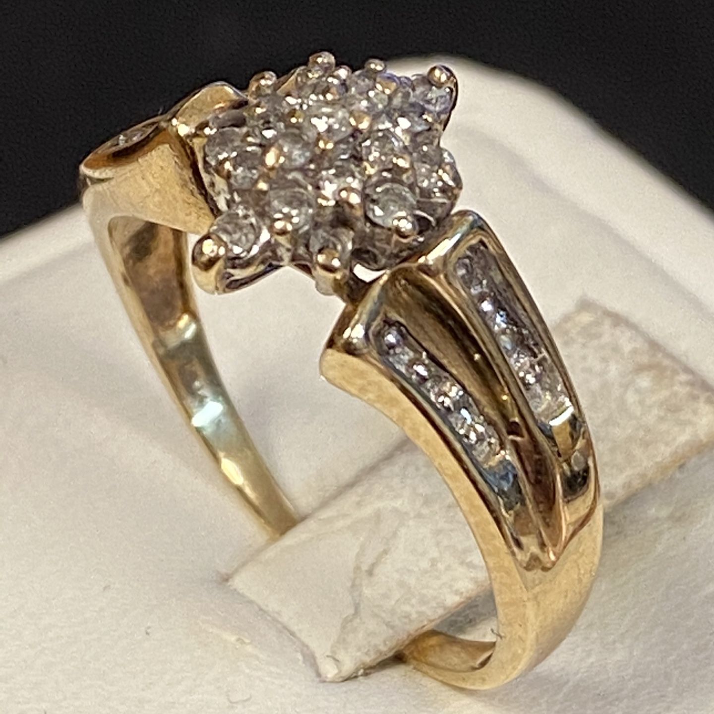Diamond 10 K Gold Ring