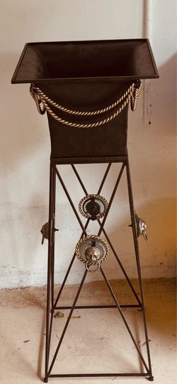 Plant stand