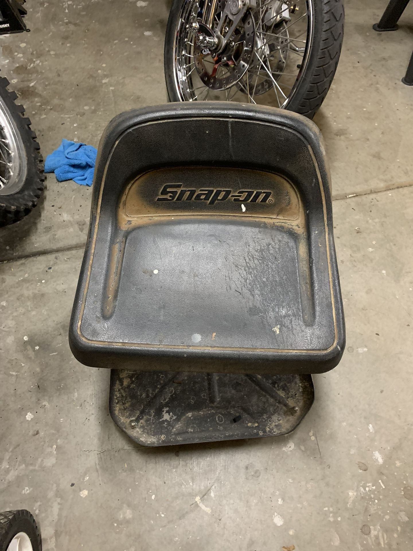 Snap On Roll Away Chair