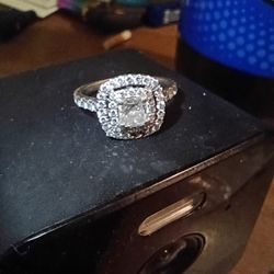 Karat And 1/2 Princess Cut Diamond Halo Ring♥️🎁📢