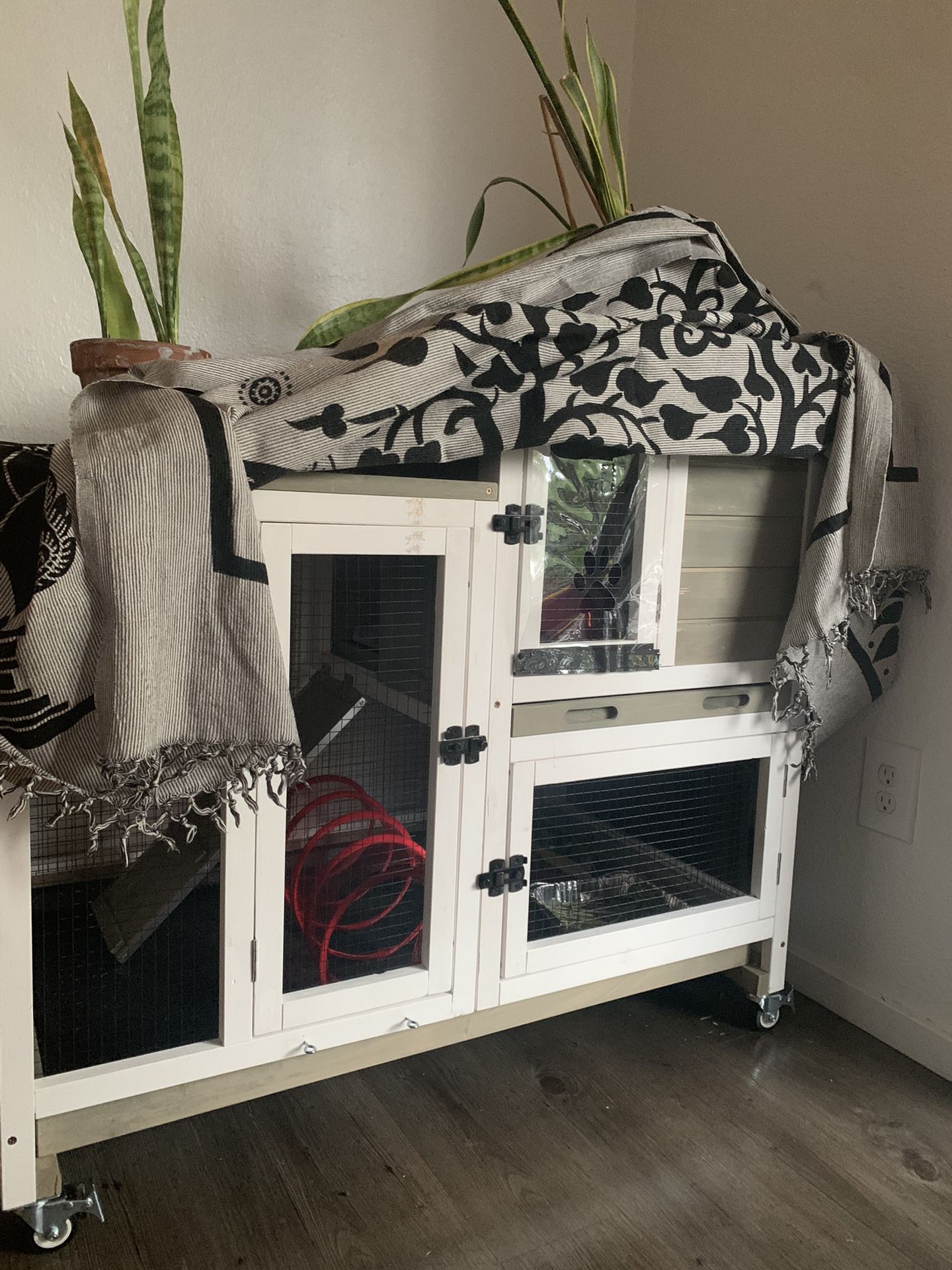 Indoor/ Outdoor 2 Level Rabbit Cage