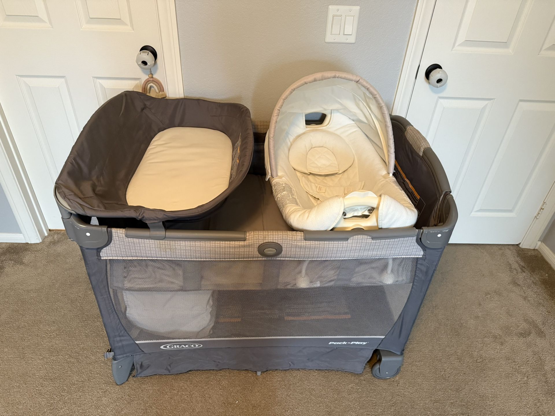 Graco Pack N Play Played Cuddle Cove