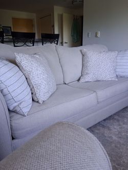 Love seat / beige