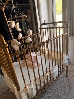 Vintage gold convertible crib 3-1