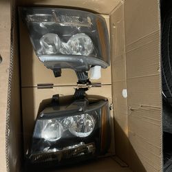 2009 Chevy Avalanche OEM Headlights