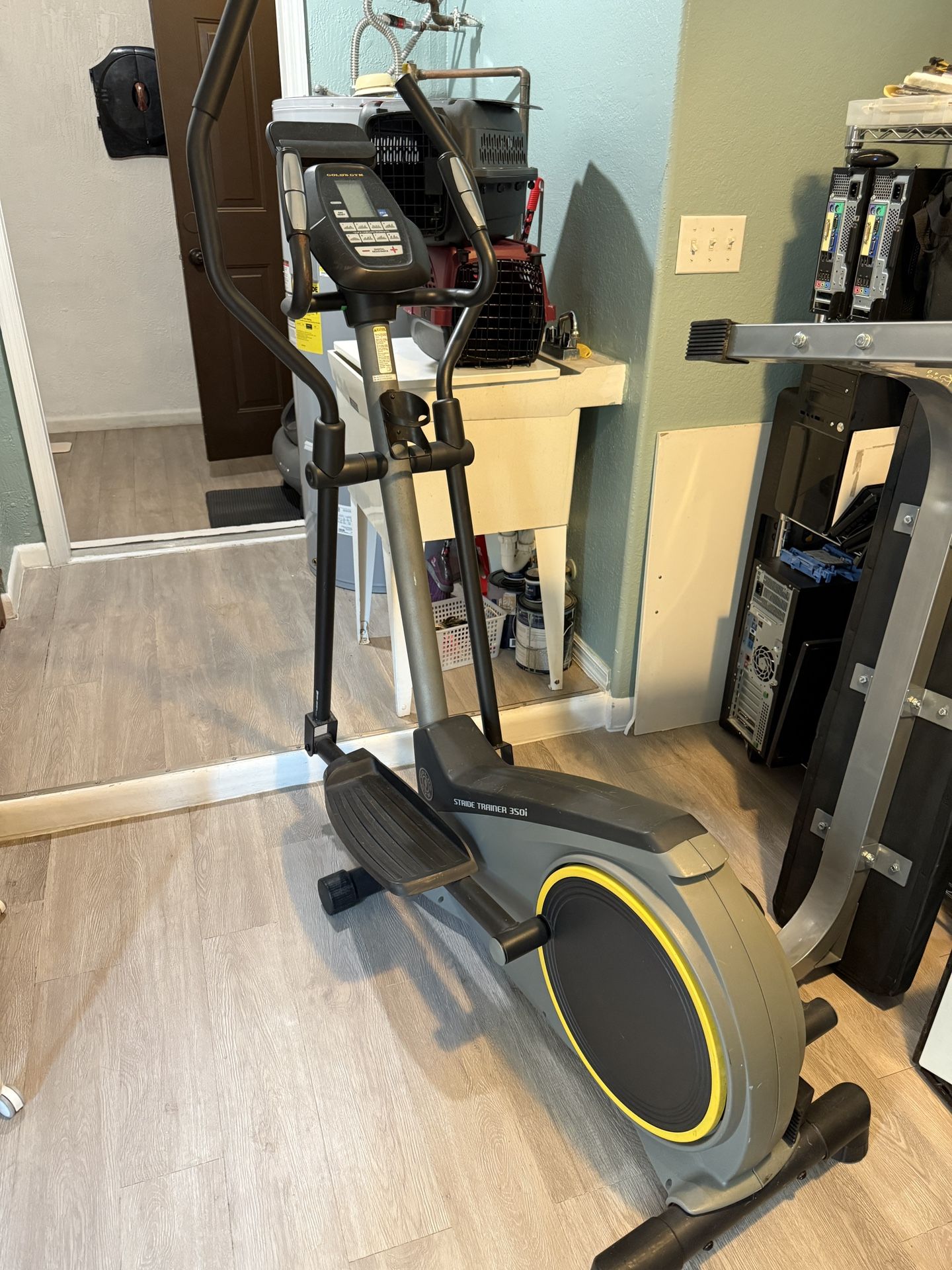Golds gym Elliptical Machine