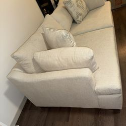 CREAM COUCH FOR SALE 