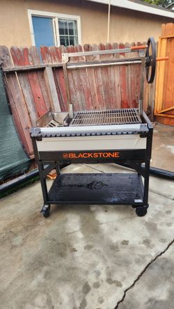 Blackstone Bronco Open Flame Grill missing one side lock
