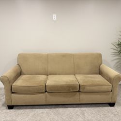 Couch (free delivery) 