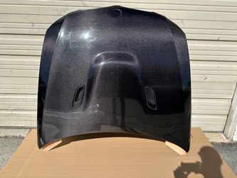 Brand New 2009 2010 2011 BMW 3 Series E90 Sedan VIS Racing M3 Style Carbon Fiber Vented Hood