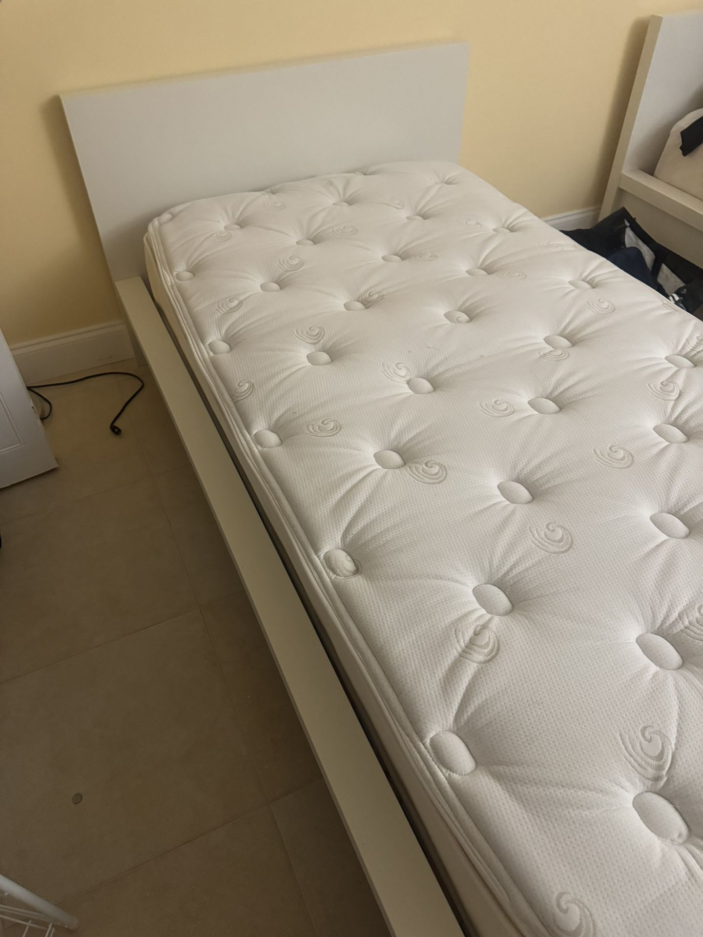 Two Twin Beds  With Frame Beautyrest
