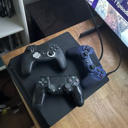 PS4 Slim 1TB 3 Controllers 