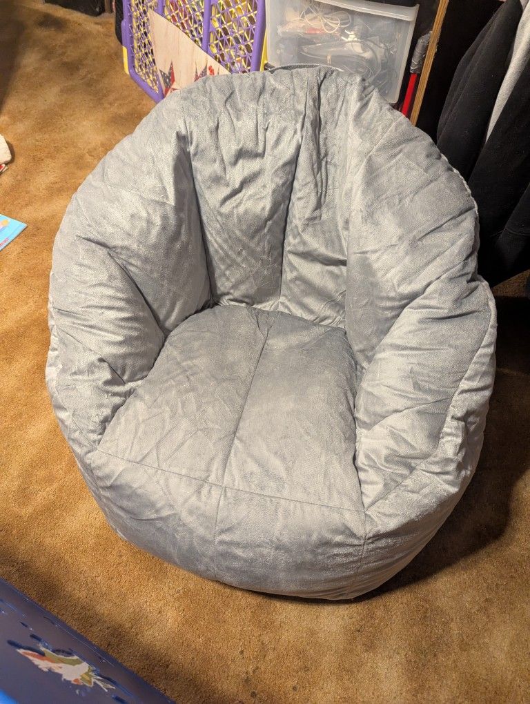 Big Joe Grey Bean Bag Chair 27in Tall Probably Best For Kid Good Condition