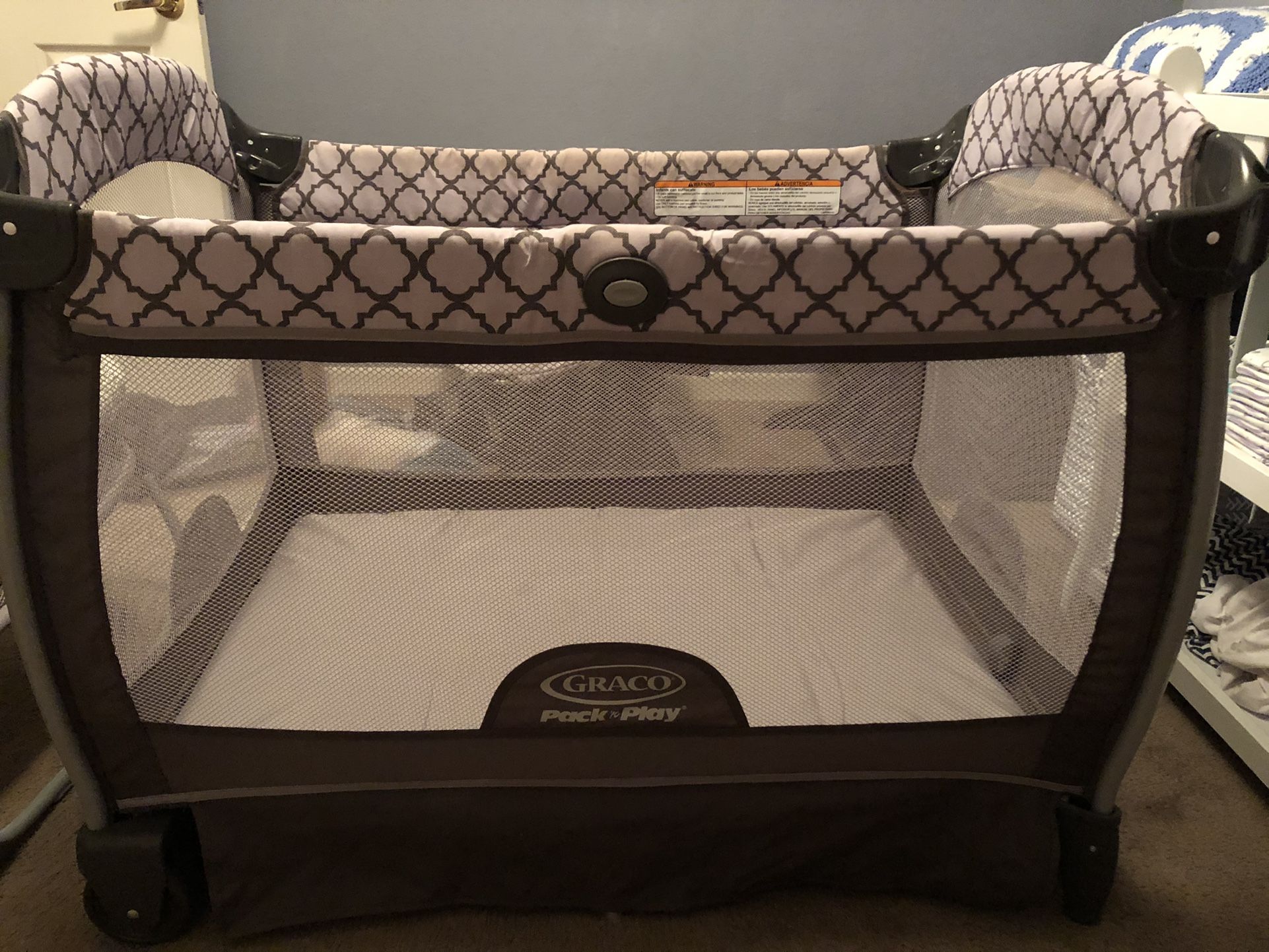 Graco Pack N Play Nearby Napper Playard