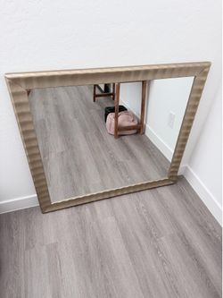 Vanity mirror