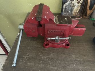 Columbian D44 M5 4-1/2” Bench Vise Made In USA