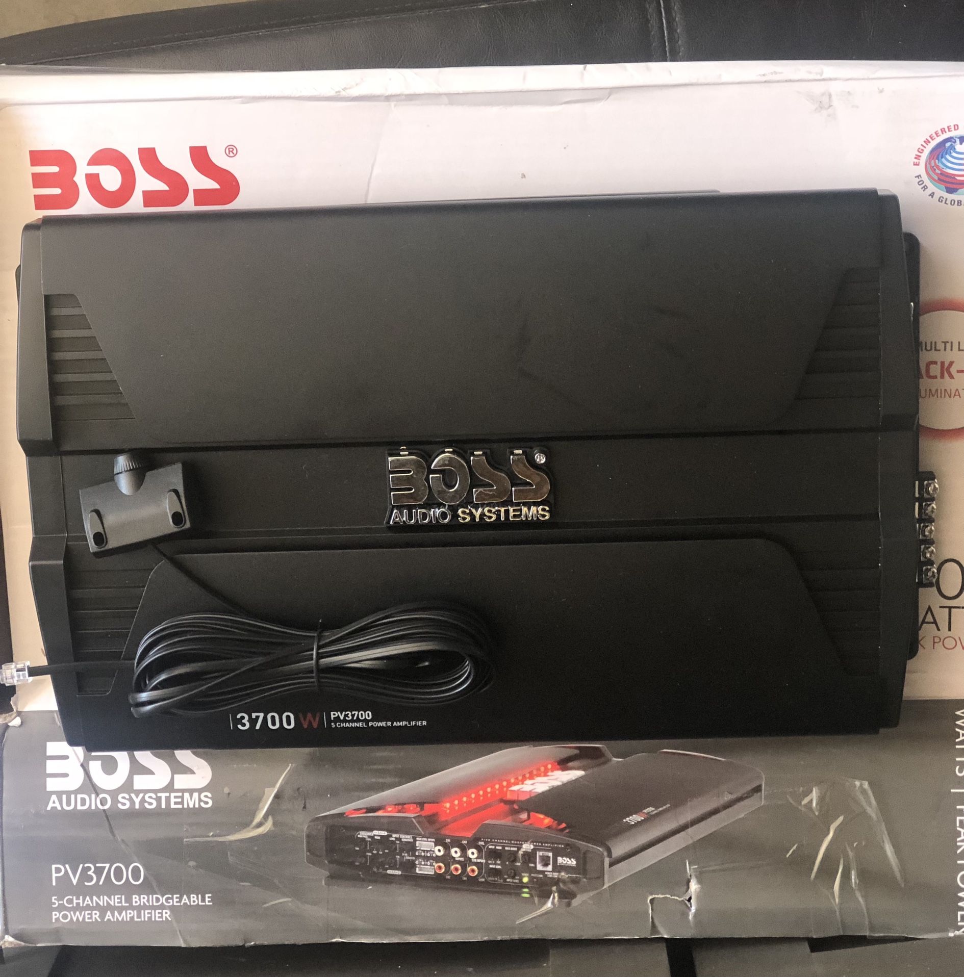 BOSS Audio Systems PV3700 Amplifier
